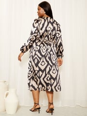 Curves Like These Black/White Printed Midi Dress - Image 4 of 4