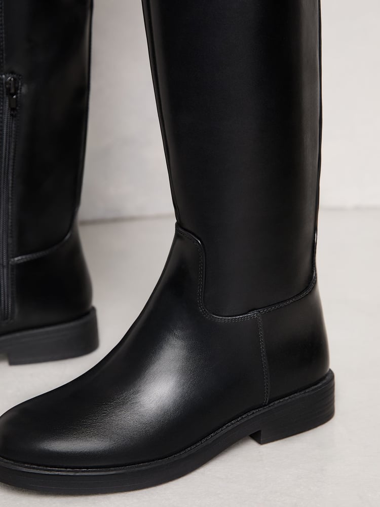 Lipsy – flache, lange Reitstiefel aus Kunstleder mit hohem Absatz - Bild 4 von 4 Lipsy – flache, lange Reitstiefel aus Kunstleder mit hohem Absatz - Bild 4 von 4