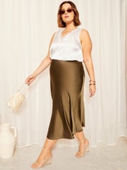 Curves Like These White Lace Vneck Camisole - Image 2 of 4