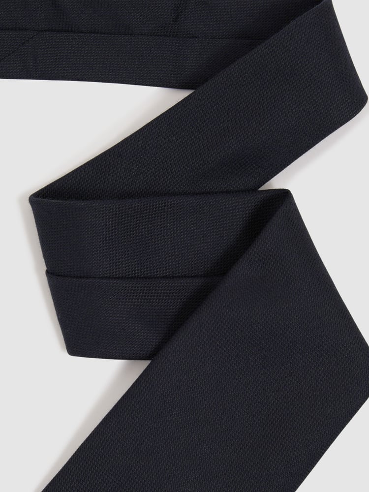 Reiss Navy Baratti Plain Woven Tie with Silk and Wool - Image 2 of 4