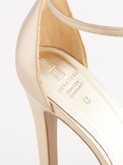 Gold Signature Leather Platform Sandals - Image 6 of 8