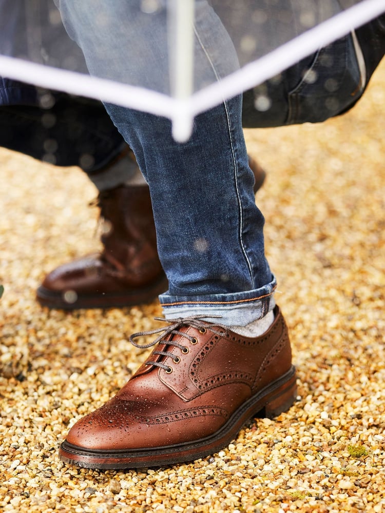 Loake Chester Burnished Calf Leather Heavy Brogue Shoes - Image 4 of 4 Loake Chester Burnished Calf Leather Heavy Brogue Shoes - Image 4 of 4
