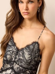 Black / White Tropical Print Lace Sleveless Cami Jumpsuit - Image 4 of 6