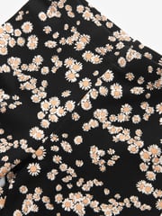 Black/White Daisy Printed Leggings (3-16yrs) - Image 5 of 5