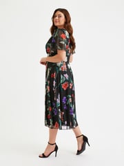 Scarlett & Jo Black & Pink Multi Floral Victoria Angel Sleeve Mesh Midi Dress - Image 4 of 5