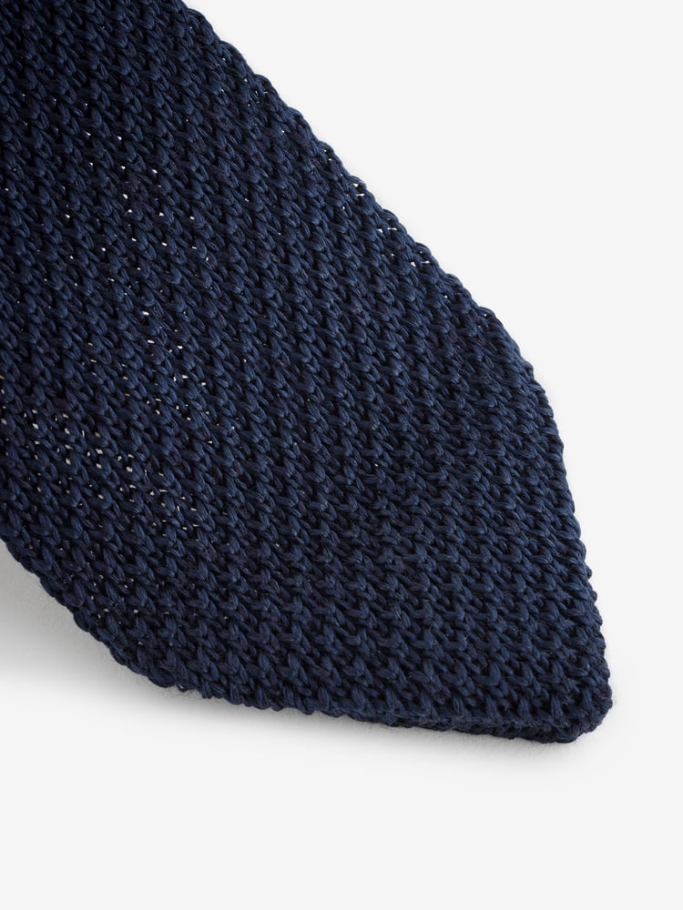 Navy Blue Knitted Silk Tie With Point - Image 2 of 3