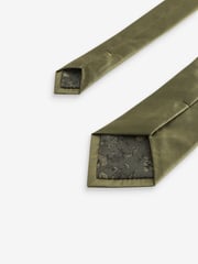 Moss Green Silk Tie And Pocket Square Set - Image 5 of 7