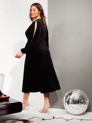 Friends Like These Black Curve Long Sleeve Velvet Wrap Midi Dress - Image 3 of 4