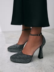 Black Forever Comfort® Platform Pointed Sandals - Image 2 of 6