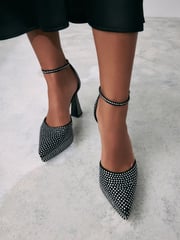 Black Forever Comfort® Platform Pointed Sandals - Image 6 of 6