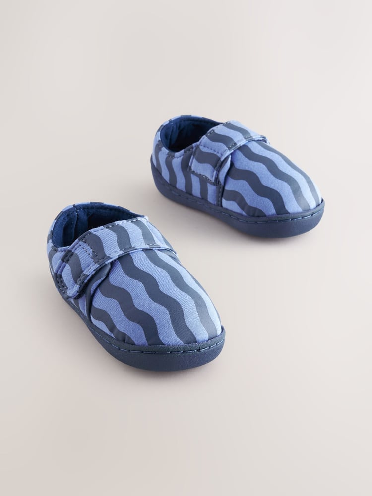 Gestreift, Blau - Hausschuhe mit Cupsole und Klettverschluss - Bild 1 von 5 Gestreift, Blau - Hausschuhe mit Cupsole und Klettverschluss - Bild 1 von 5