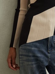 Reiss Black/Camel Judy Knitted Colourblock Asymmetric Top - Image 4 of 6