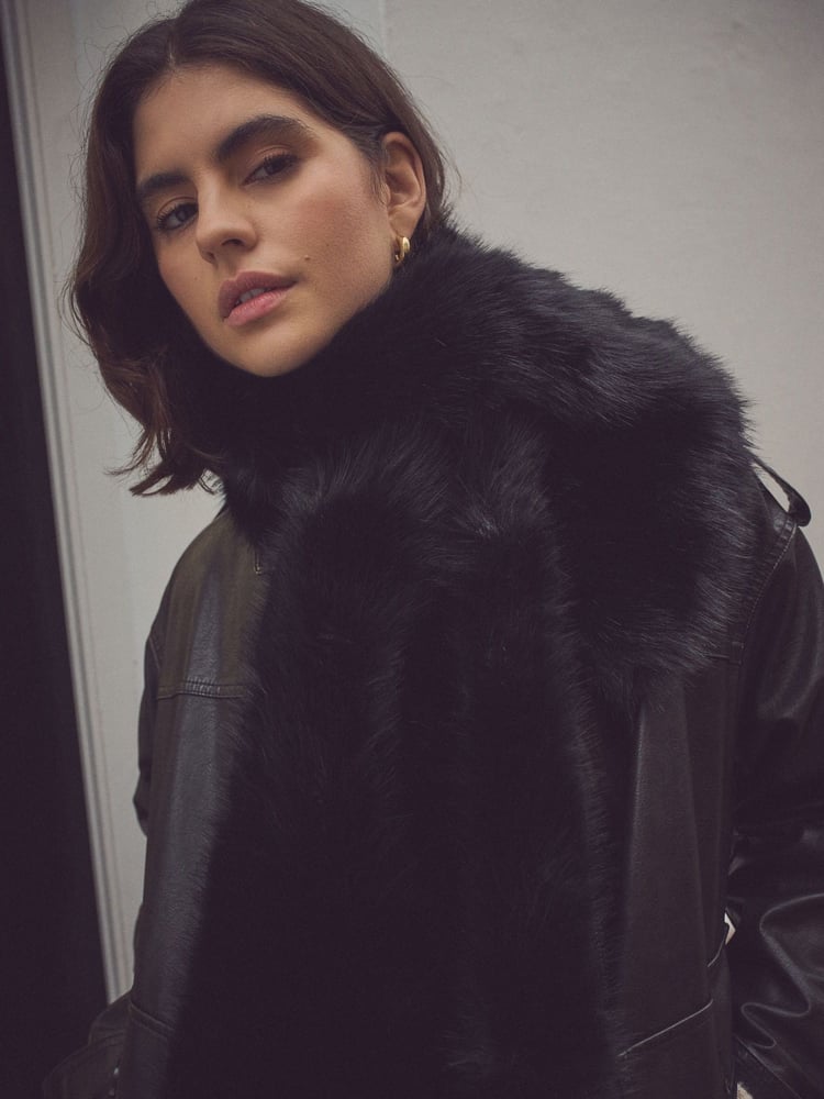 Black Faux Fur Scarf - Image 2 of 7 Black Faux Fur Scarf - Image 2 of 7