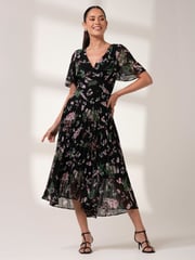 Jolie Moi Black Pleated Dip Hem Chiffon Maxi Dress - Image 6 of 6