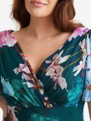 Scarlett & Jo Green Curve Isabelle Angel Sleeve Maxi Dress - Image 2 of 4