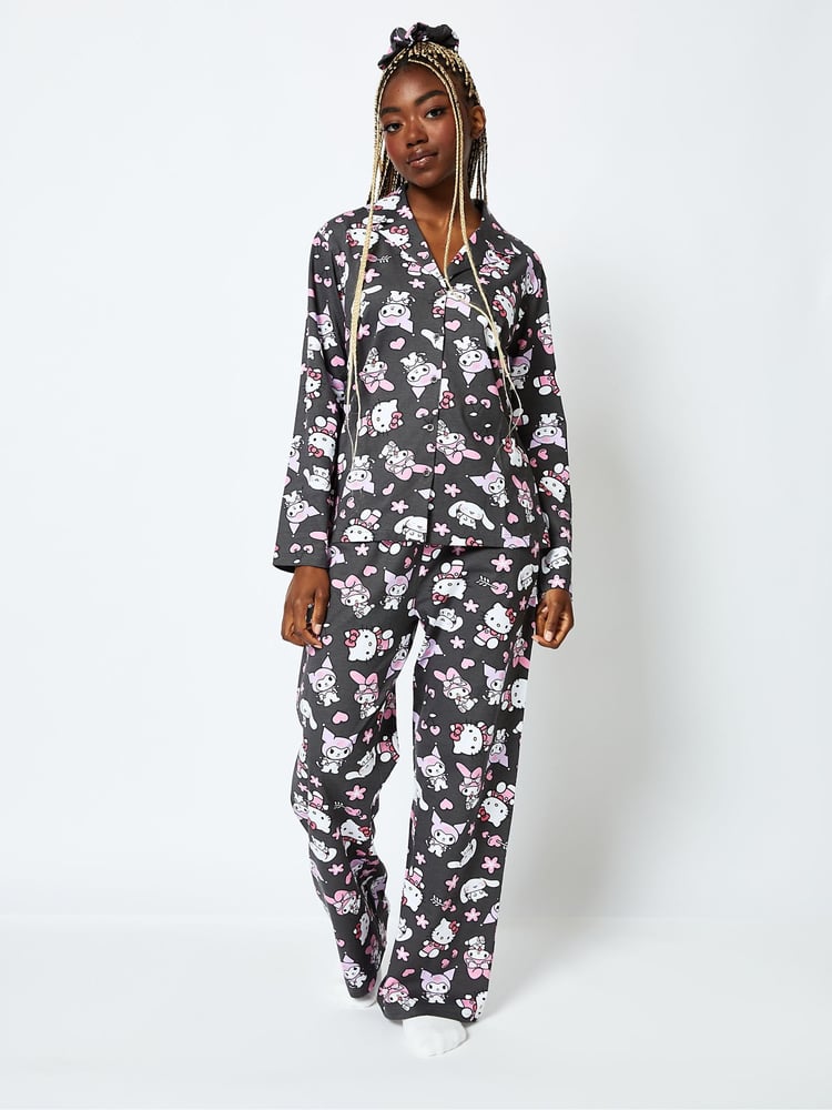 Hello Kitty x Skinnydip – Pyjama-Set in Schwarz - Bild 1 von 5
