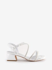Simply Be – Sandalen mit niedrigem Blockabsatz und Riemendetail in extra weiter Passform und Strasssteinen - Bild 5 von 5