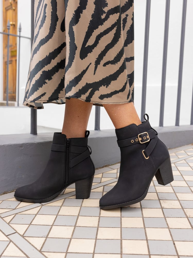 Novo Black Regular Fit Jayda Buckle Detail Heeled Boots - Image 1 of 6 Novo Black Regular Fit Jayda Buckle Detail Heeled Boots - Image 1 of 6