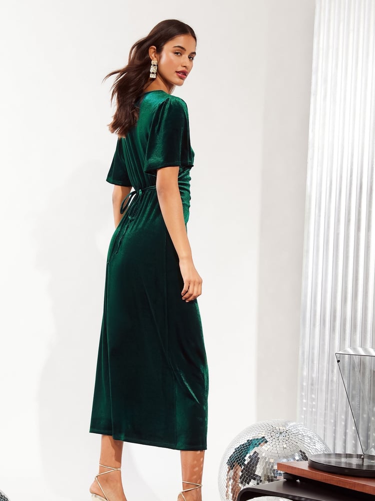 Friends Like These Green Petite Velvet Ruched Front Flutter Sleeve Midi Dress - Image 4 of 4