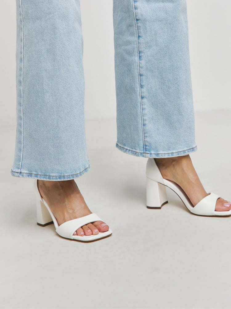 Simply Be White Barely There Block heel Sandals In Extra Wide Fit - Image 4 of 4 Simply Be White Barely There Block heel Sandals In Extra Wide Fit - Image 4 of 4