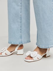 Simply Be White Double Bow Low Block Heels In Extra Wide Fit - Image 2 of 4