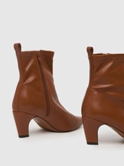 Schuh Aries Heeled Stretch Shoes - Image 4 of 4