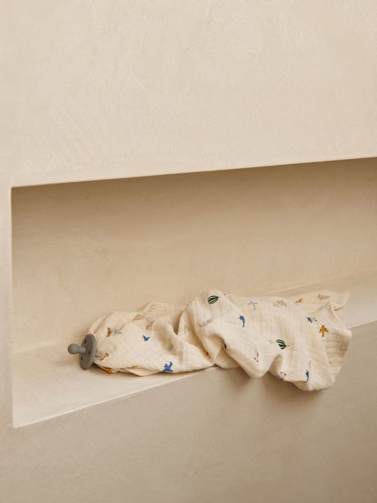 Liewood Blue Lewis 100% Cotton Muslins Cloths 2 Pack - Image 3 of 3