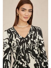 Yumi Black Abstract Print Ruched Midi Dress With Long Sleeves - Image 4 of 4