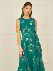 Yumi Green Daisy Print Skater Dress - Image 1 of 5