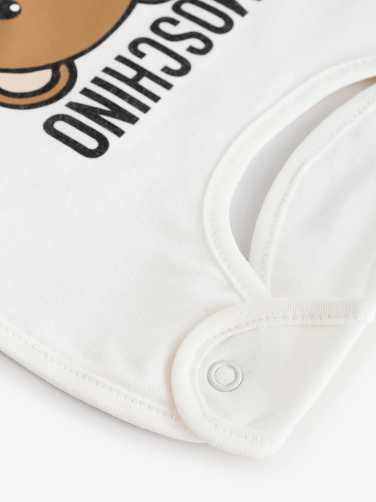 Moschino Cream Baby Logo Hat and Bib Giftset With Giftbox - Image 5 of 5