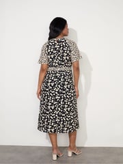 Live Unlimited Black Curve Mono Print V-Neck Midaxi Dress - Image 7 of 7