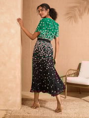 Love & Roses Green Mono Spot Pleated Petal Sleeve Midi Dress - Image 5 of 5