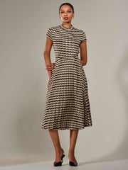 Jolie Moi Black Jersey Capped Sleeve Pleated Midi Dress - Image 6 of 6