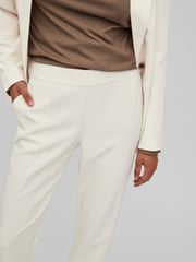 VILA Cream Carrie Suit Trousers - Image 4 of 7