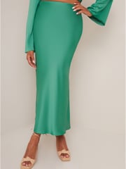 Chi Chi London Green Long Sleeve V Neck Satin Twist Detail Top - Image 3 of 5