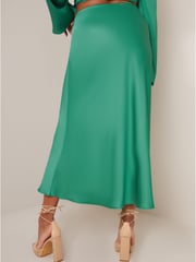 Chi Chi London Green Long Sleeve V Neck Satin Twist Detail Top - Image 4 of 5