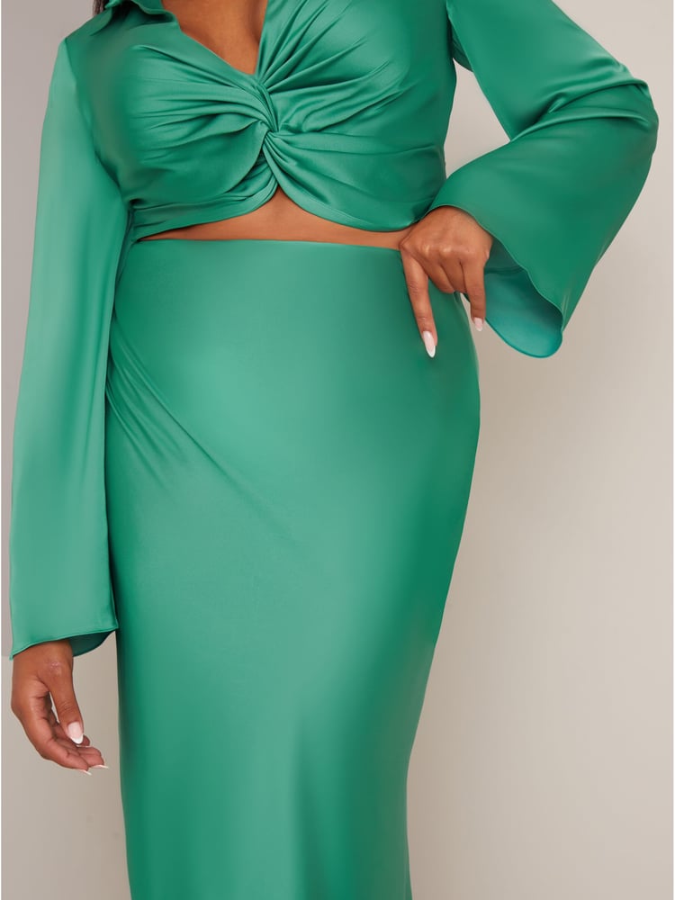 Chi Chi London Green Long Sleeve V Neck Satin Twist Detail Top - Image 5 of 5