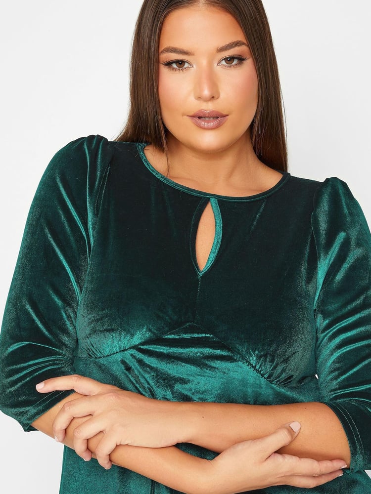 Yours Curve Green Velvet Key Hole Dress - Image 4 of 4