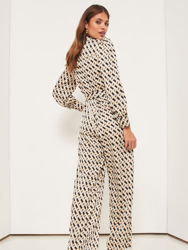 Lipsy Black Petite Belted Shirt Style Long Sleeve Summer Wide Leg Jumpsuit - Image 2 of 4 Lipsy Black Petite Belted Shirt Style Long Sleeve Summer Wide Leg Jumpsuit - Image 2 of 4