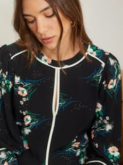Love & Roses Black Floral Petite Printed Tipped 3/4 Sleeve Keyhole Blouse - Image 4 of 4