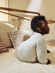 Graue 3D-Schleifen - Strickjacke für Babys aus 100 % Baumwolle (0 Monate – 2 Jahre) - Bild 3 von 10
