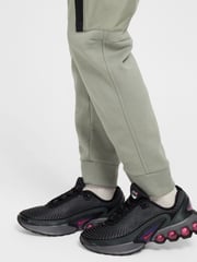 Nike Green Sportswear City Utility Easy On Fleece Joggers - Image 3 of 5