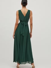 Vila Green Sleeveless V Neck Tulle Maxi Dress - Image 3 of 5