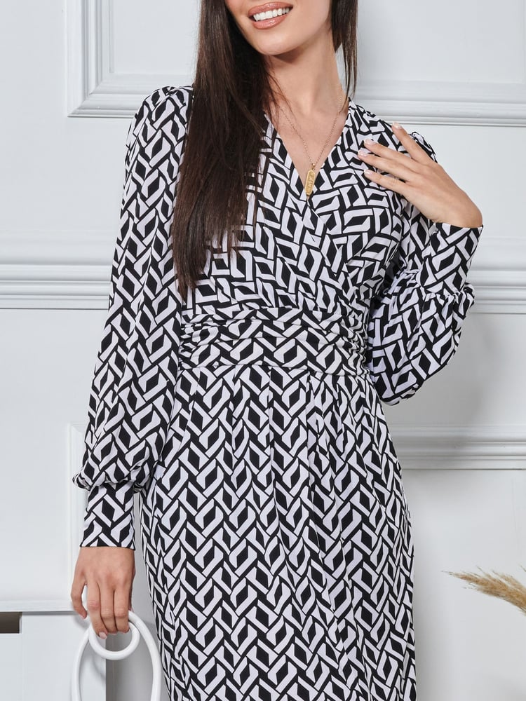 Jolie Moi Black Print Long Sleeve Pegged Dress - Image 5 of 5