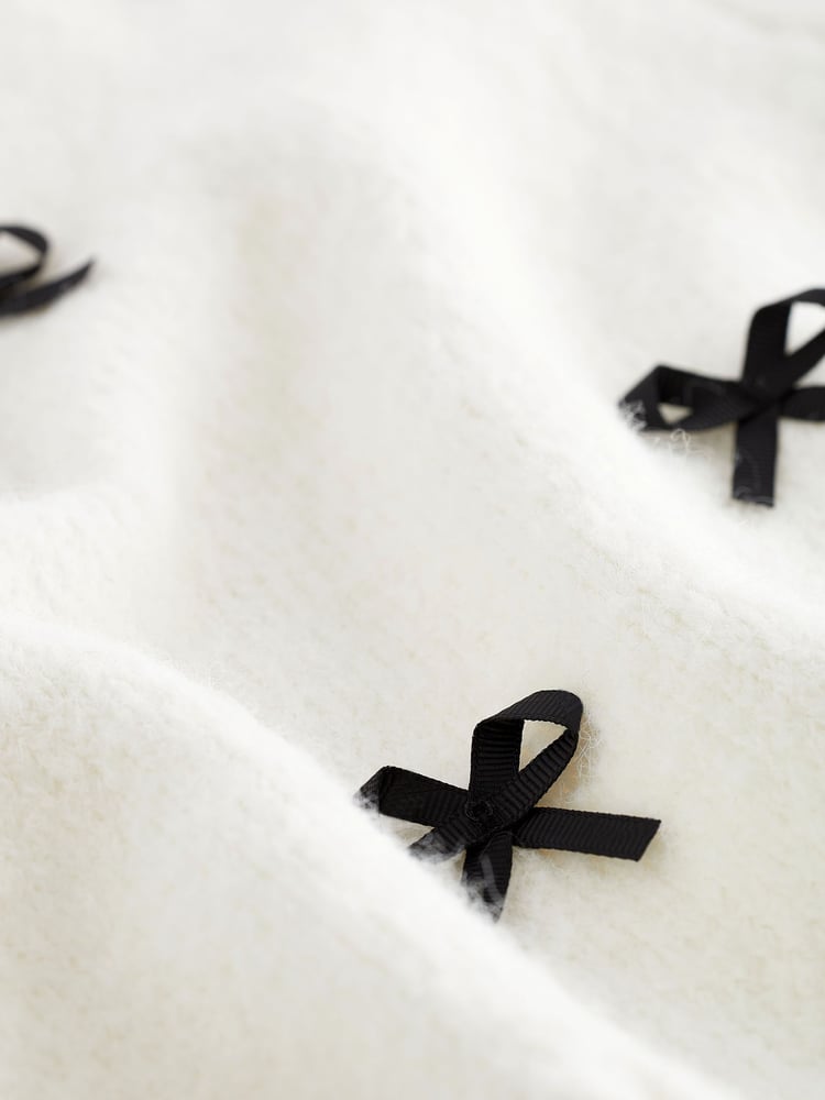 White with Black Bows Short Sleeve Crew Neck Jumper With Wool - Image 6 of 6