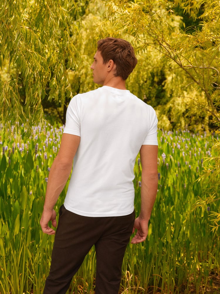 Weiß - Basic-T-Shirt in Muscle-Fit - Bild 2 von 7