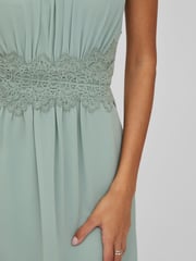 VILA Green Halter Neck Tulle Fit And Flare Dress - Image 4 of 7