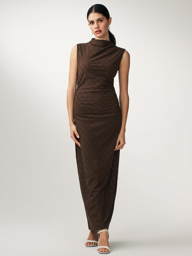 Brown Diamond Textured Sleeveless Ruched Maxi Dress - Image 2 of 6