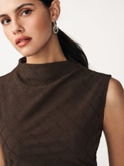 Brown Diamond Textured Sleeveless Ruched Maxi Dress - Image 4 of 6