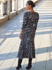 Sosandar Black Twist Front Ruched Sleeve Fit & Flare Dress - Image 2 of 5